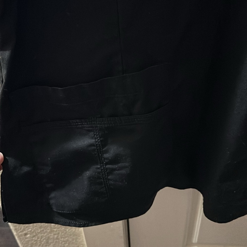 Wonder Flex Scrub Top! - Picture 5 of 5